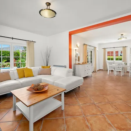 Private Pool For 8 Guests